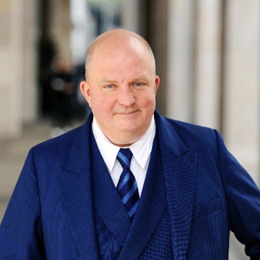 Portraitfoto von Jörg Thadeusz Journalist, Hörfunk- und Fernsehmoderator, Schriftsteller (Foto: Jennifer Fey)